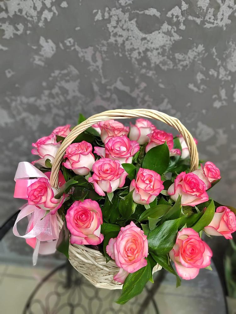 Цветочная композиция из Розы в корзине в Донском Ставропольского края