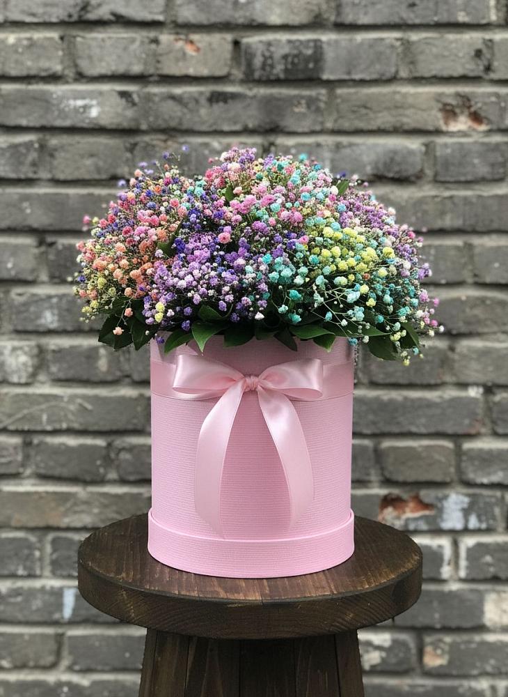 Цветочная композиция из Гипсофила и Розы в шляпной коробке в Донском Ставропольского края