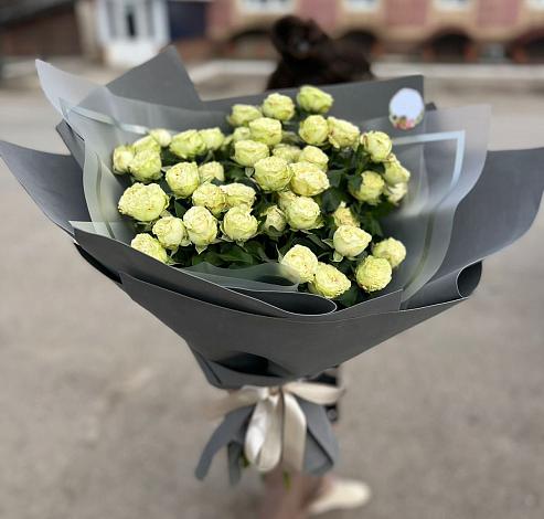 Букет Белые кустовые розы Солинеро в Донском Ставропольского края