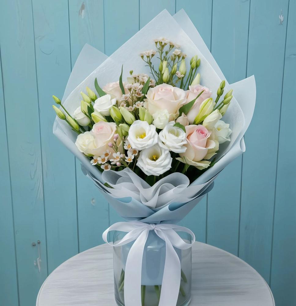 Букет цветов из: Розы и Лизиантусы в Донском Ставропольского края