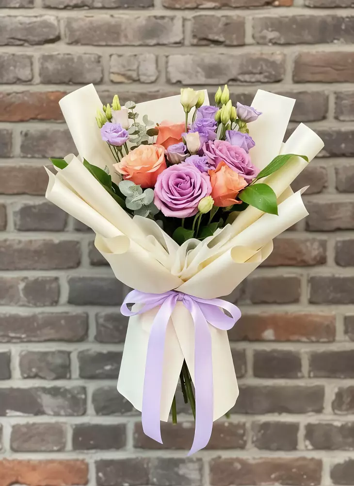 Букет цветов из: Лизиантусы и Розы в Донском Ставропольского края