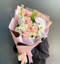 Букет цветов из:  Хризантемы и Розы в Донском Ставропольского края