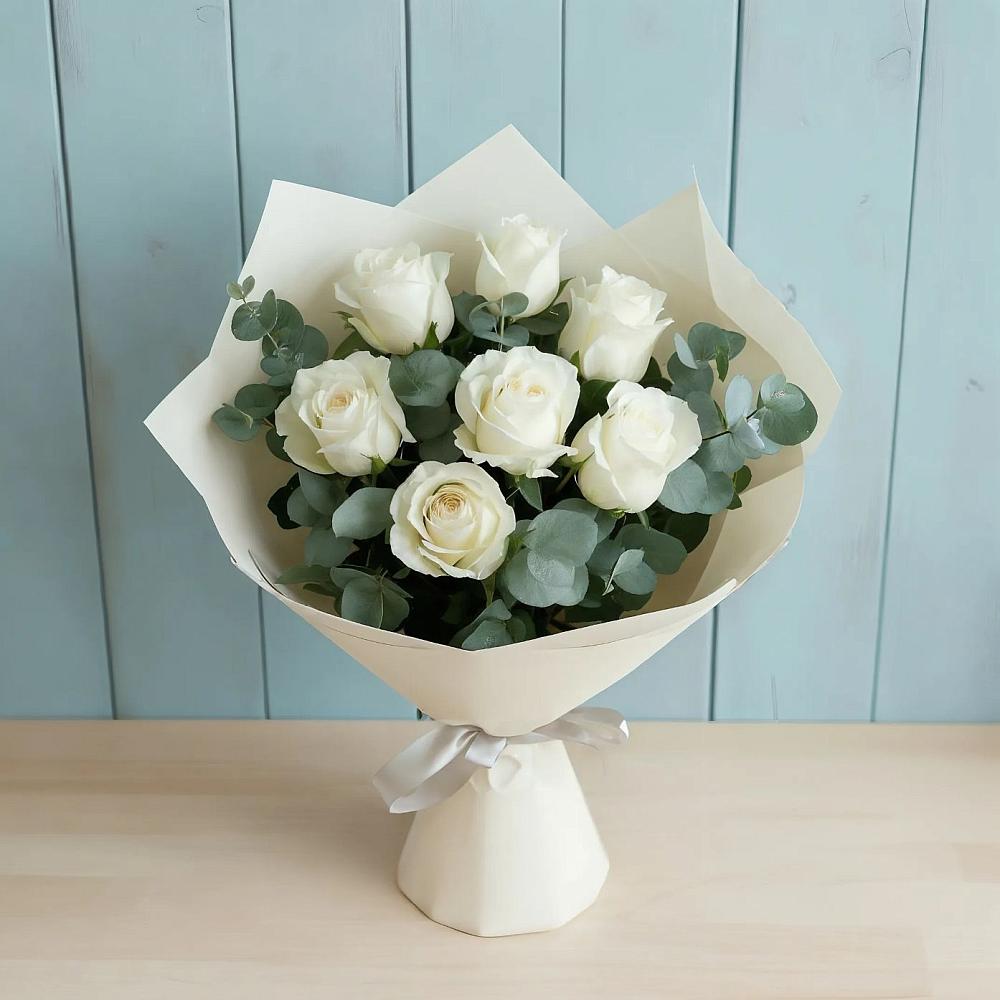 Букет Белые розы в Эвкалипте в Донском Ставропольского края