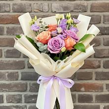 Букет цветов из:  Лизиантусы и Розы в Донском Ставропольского края