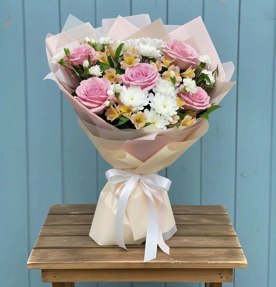 Букет цветов из: Гвоздики, Орхидеи и Розы в Донском Ставропольского края