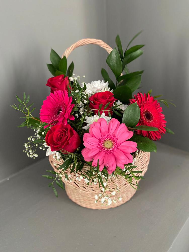 Цветочная композиция из Розы, Хризантемы и Герберы в корзине в Донском Ставропольского края