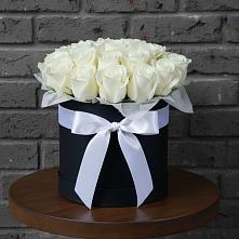 Цветочная композиция из Розы в шляпной коробке в Донском Ставропольского края